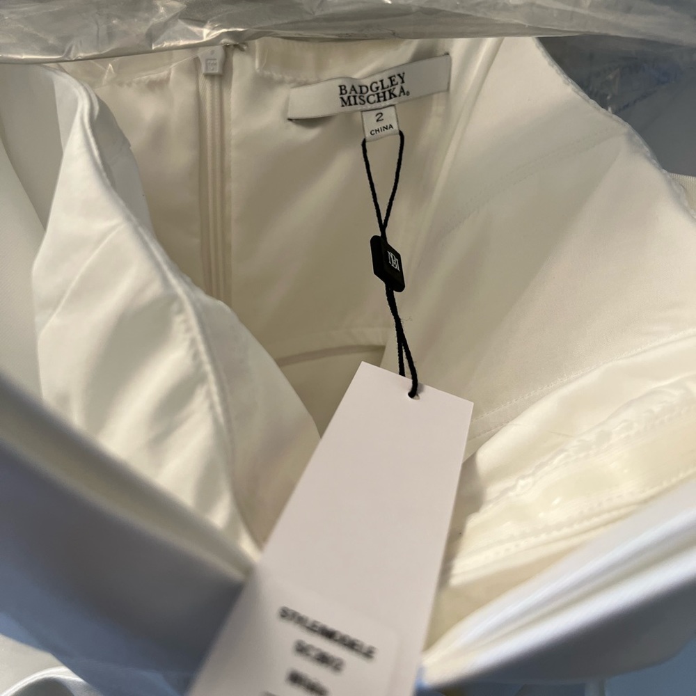 Badgley Mischka white dress new with tags— size 2 - Picture 3 of 4
